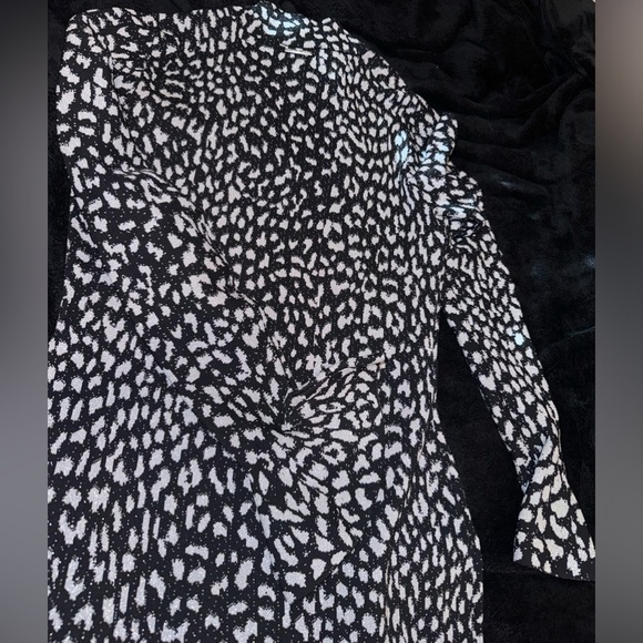 MICHAEL Michael Kors Size Small Black Animal Print Metallic Sweater Dress! - Picture 12 of 12